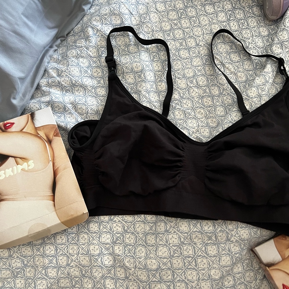 SKIMS Nursing/Maternity sculpting bras *NEW*